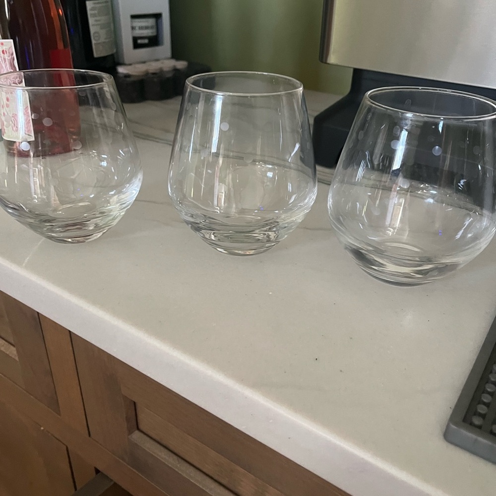 Kate Spade Etched Dot wine glasses